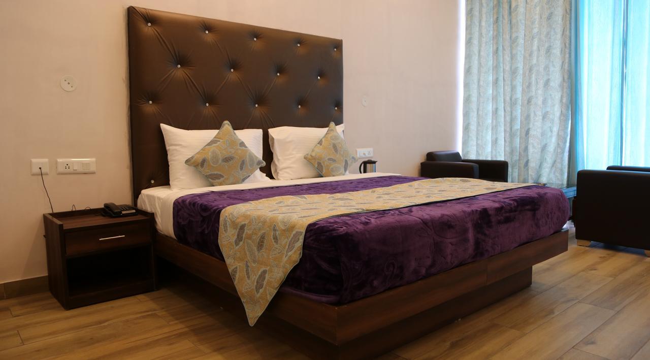 Kasauli Continental Resort Exterior foto